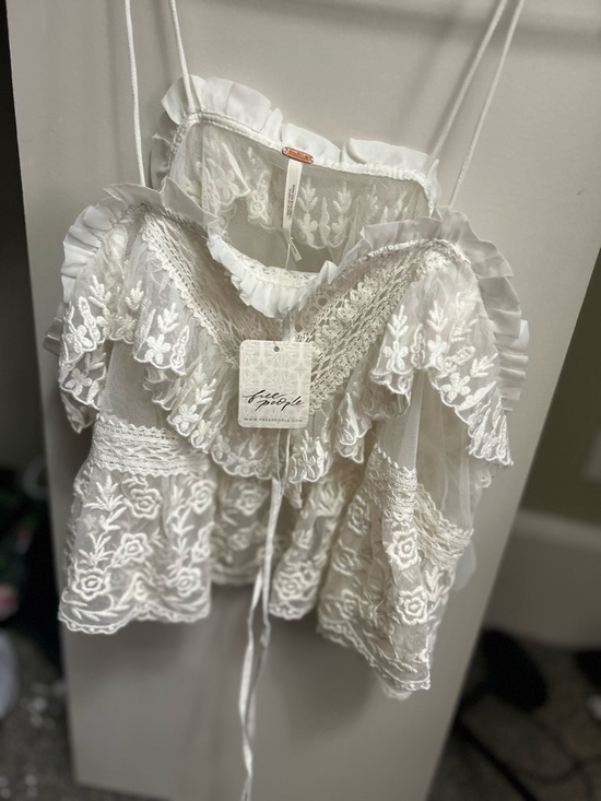 Free People Tops - Free People Ivory Lace Ruffle Cami Top